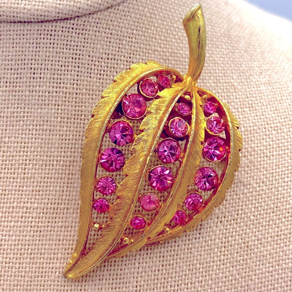 Vintage Textured  Gold Leaf Brooch/ Pin With Rows of Pink Rhinestones